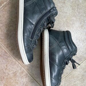 Taos steel colored zipper shoes size 9